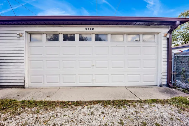 $3,250 | 9410 Lawler Avenue, Skokie, IL 60077