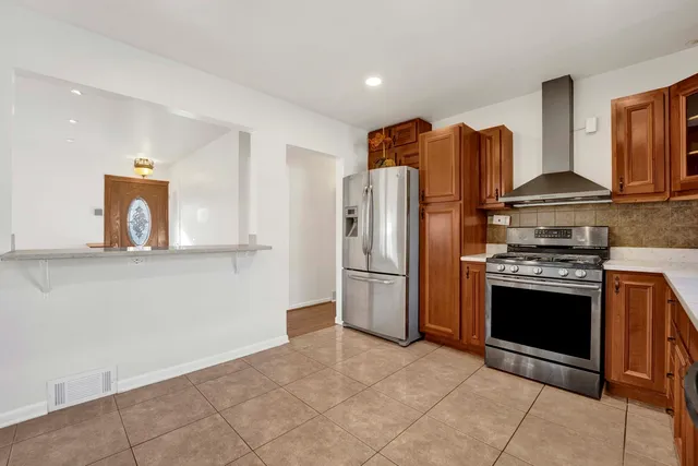 $3,250 | 9410 Lawler Avenue, Skokie, IL 60077