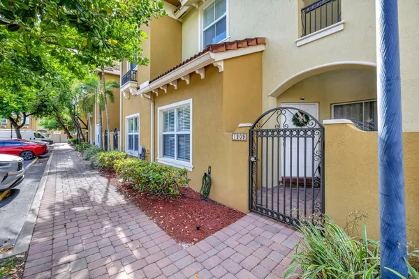 $279,999 | 2851 Prospect Road, Unit 1209, Tamarac, FL 33309