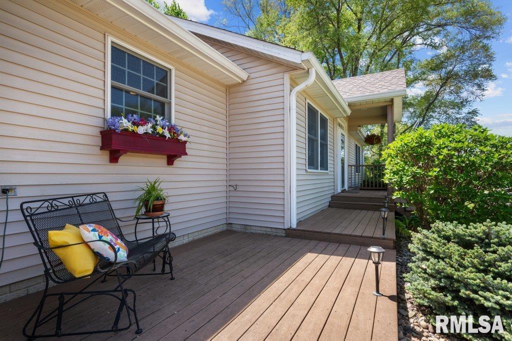 77 Parkview Drive Eldridge, IA 52748 - Photo 15 of 50