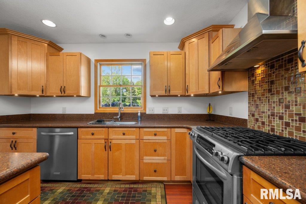 77 Parkview Drive Eldridge, IA 52748 - Photo 30 of 50