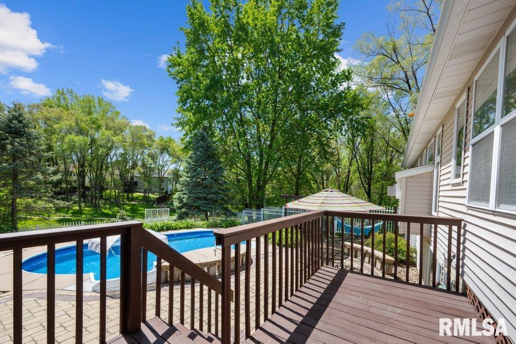 77 Parkview Drive Eldridge, IA 52748 - Photo 8 of 50