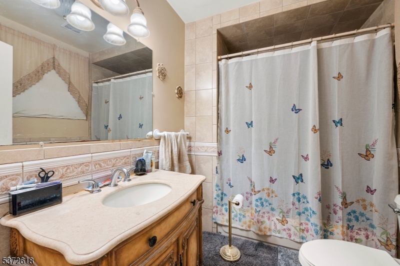 80 Heckel Street Belleville, NJ 07109 - Photo 11 of 33