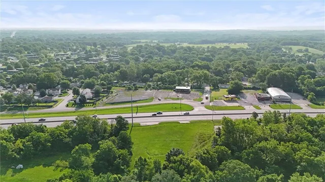 $15,900 | 320 North M 291 Highway, Independence, MO 64050