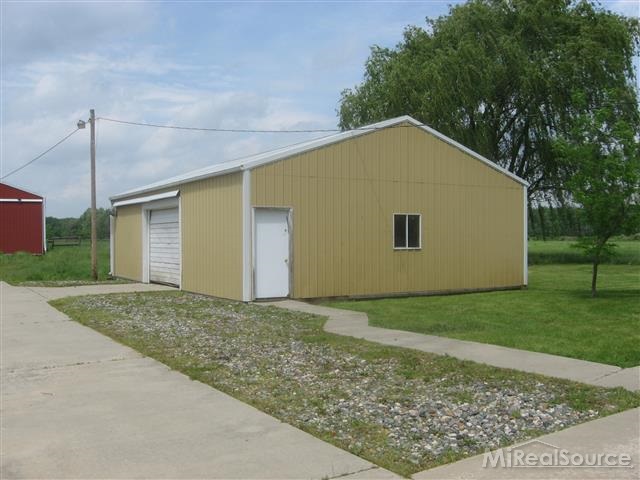 6655 Cade Road Imlay City, MI 48444 - Photo 10 of 24 31174261-9.JPG