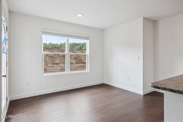 $380,335 | 186 North Blissful Mdws Drive, Harriman, TN 37748