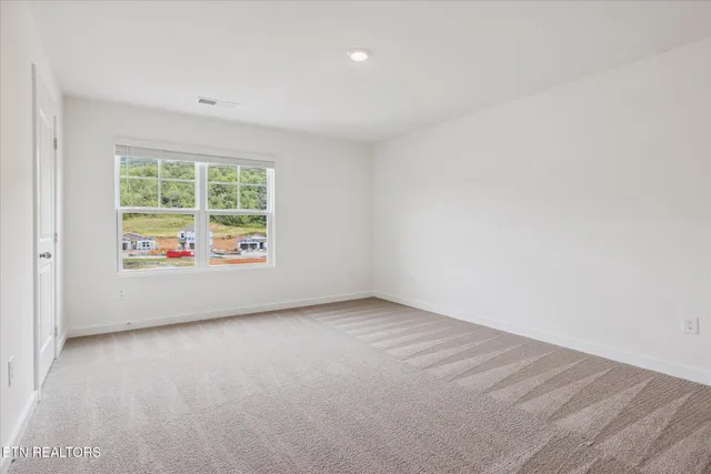 $380,335 | 186 North Blissful Mdws Drive, Harriman, TN 37748