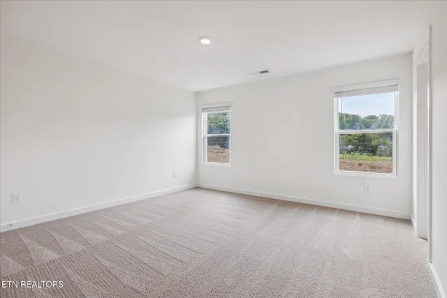 $380,335 | 186 North Blissful Mdws Drive, Harriman, TN 37748