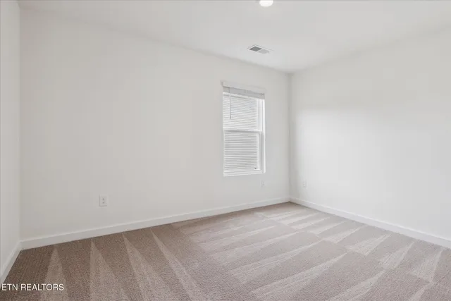 $380,335 | 186 North Blissful Mdws Drive, Harriman, TN 37748