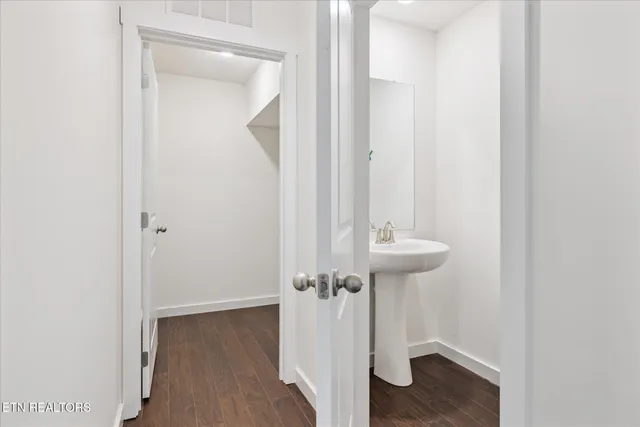 $380,335 | 186 North Blissful Mdws Drive, Harriman, TN 37748