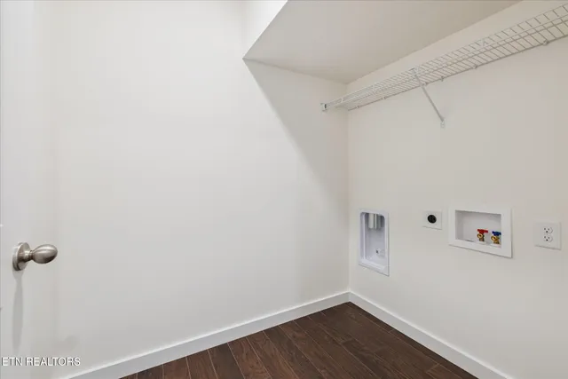 $380,335 | 186 North Blissful Mdws Drive, Harriman, TN 37748