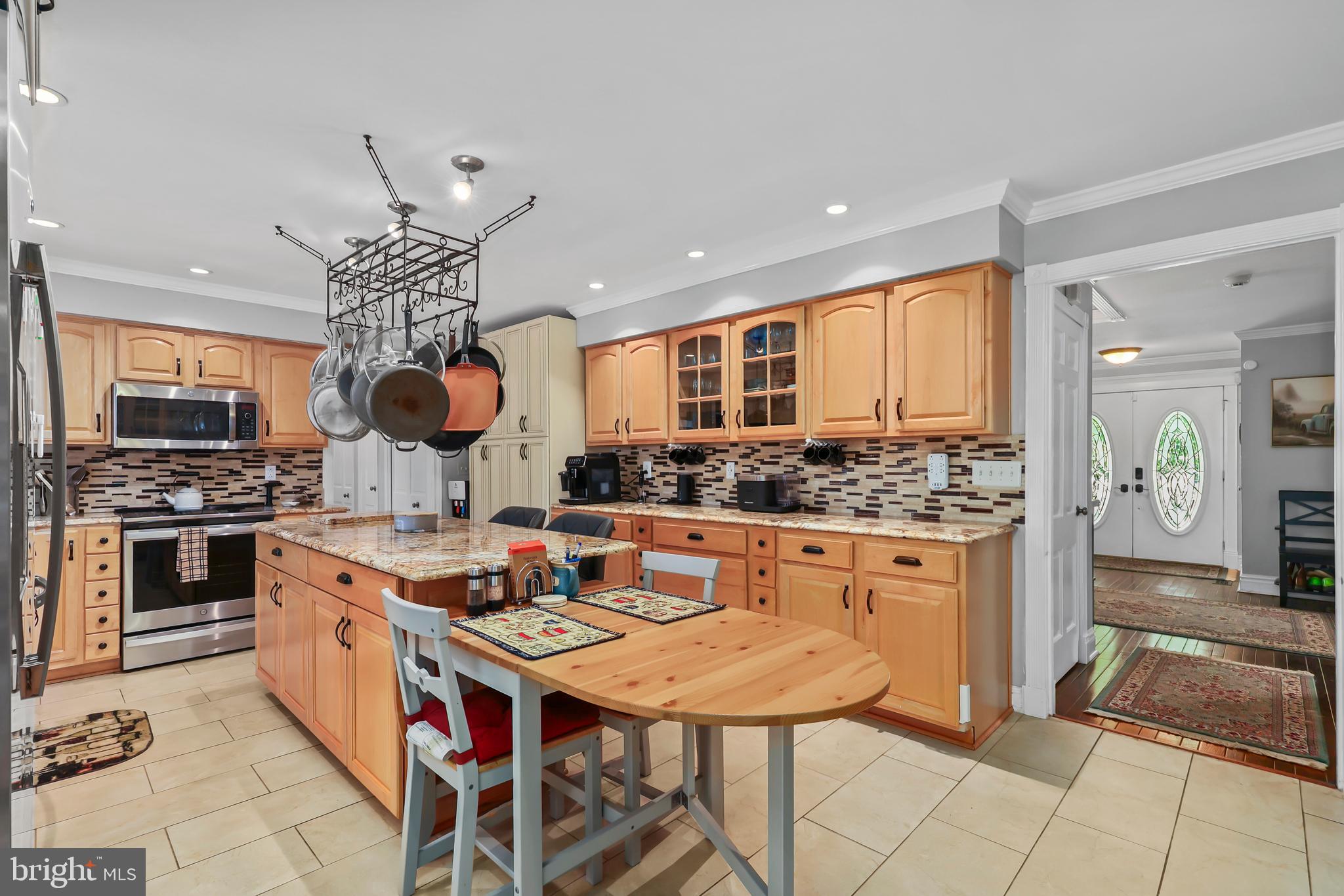 18604 Cabin Road Triangle, VA 22172 - Photo 22 of 70 Gallery Image 22