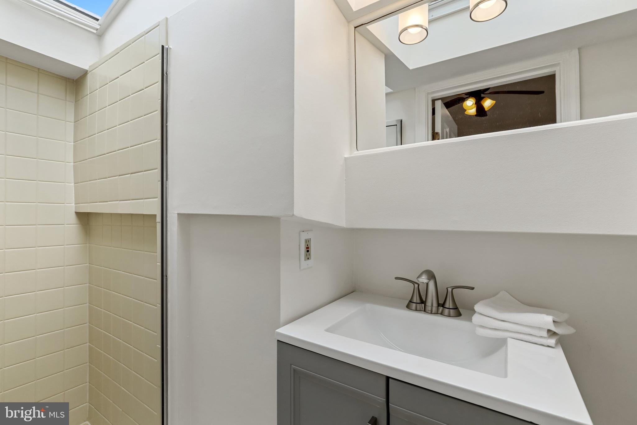 1746 Willard Street Northwest, Unit 3 Washington, DC 20009 - Photo 29 of 39