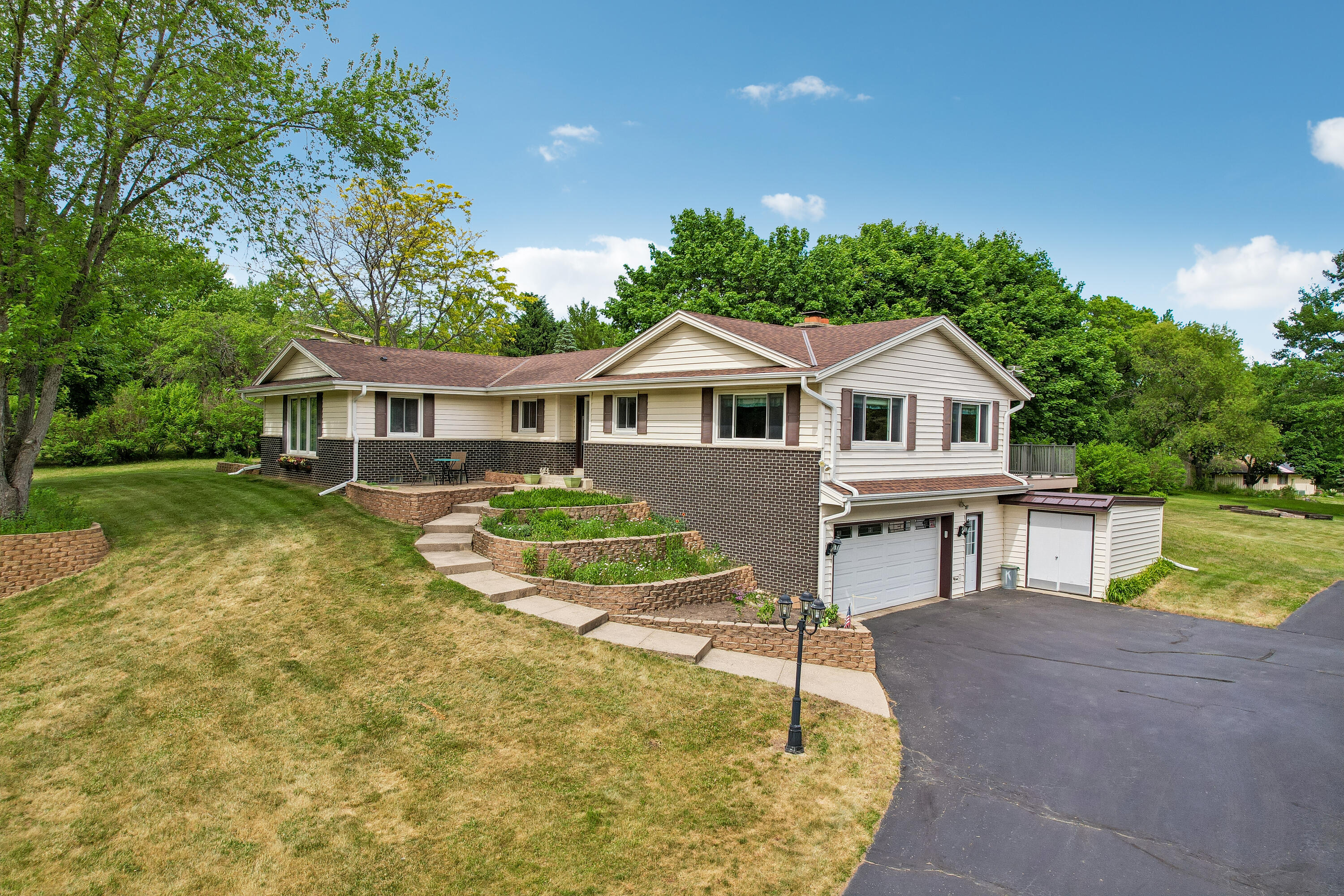 804 Lochtyn Ridge Wales, WI 53183 - Photo 49 of 58 Exterior