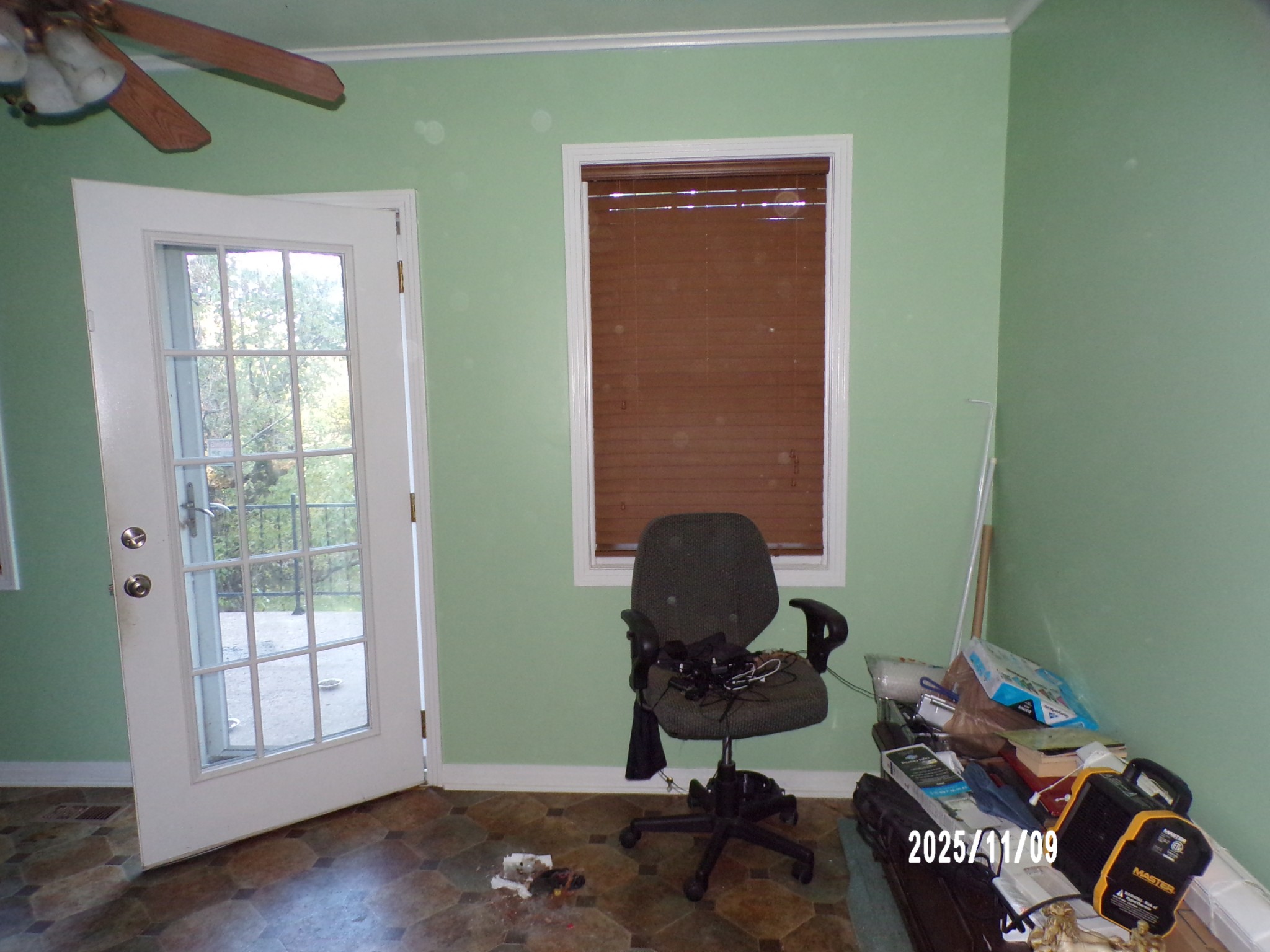 186 North Forrest Avenue Camden, TN 38320 - Photo 13 of 26 a living room with furniture