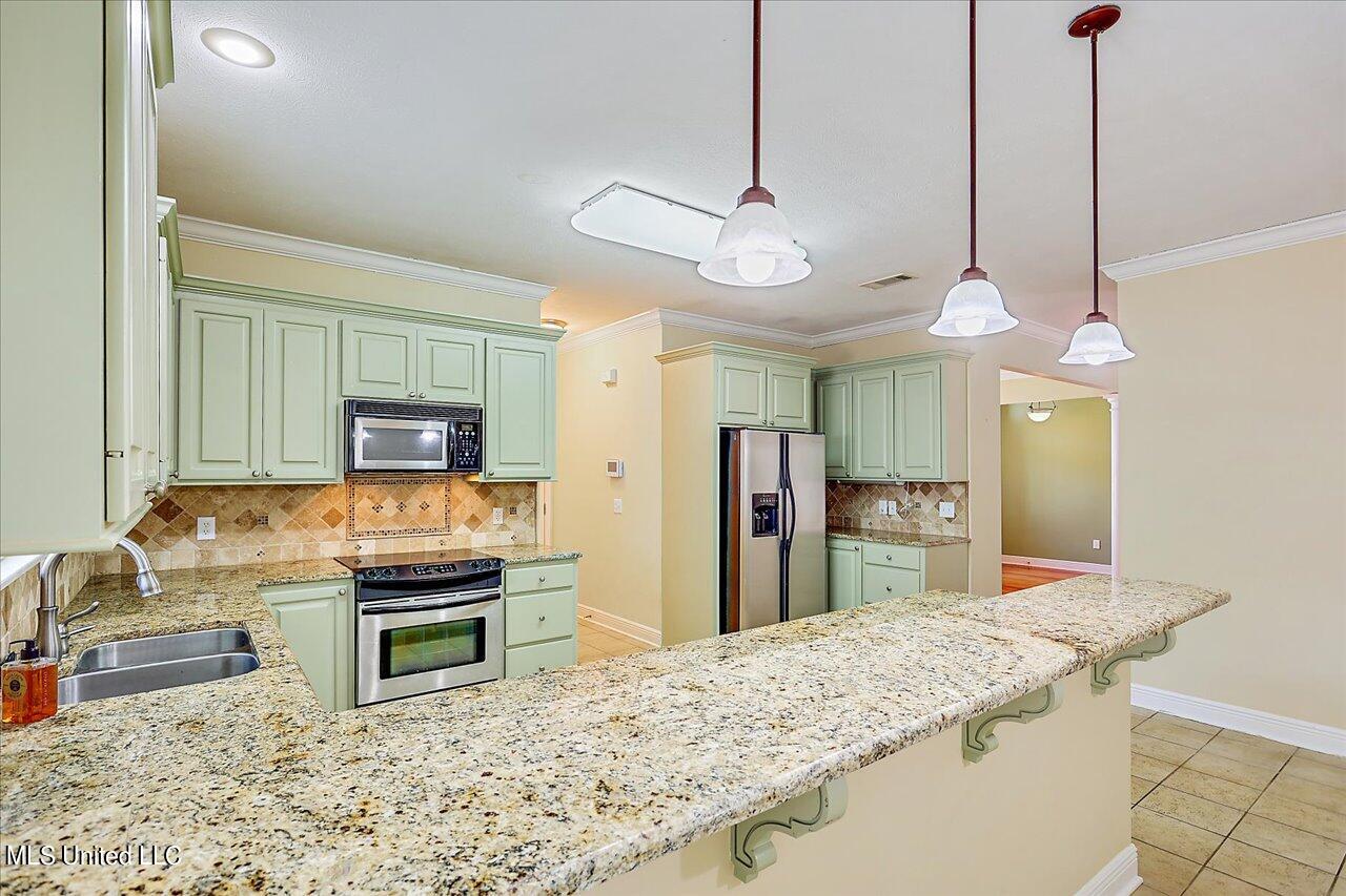227 North Ridge Drive Madison, MS 39110 - Photo 18 of 32 10-227 N Ridge Dr