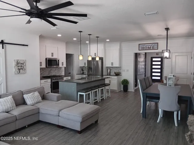 $3,200 | 467 Chandler Drive, St. Johns, FL 32259