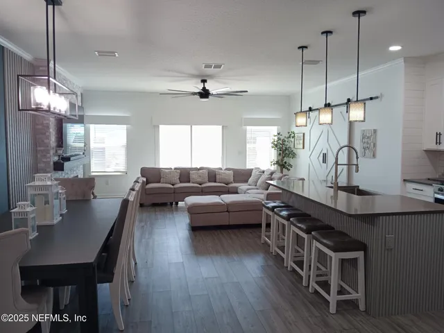 $3,200 | 467 Chandler Drive, St. Johns, FL 32259