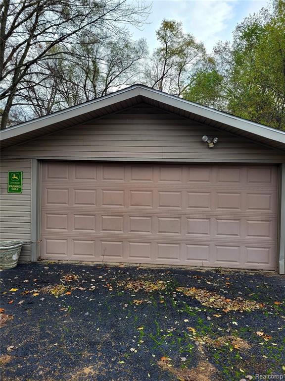 38825 Wade Road Romulus, MI 48174 - Photo 2 of 16