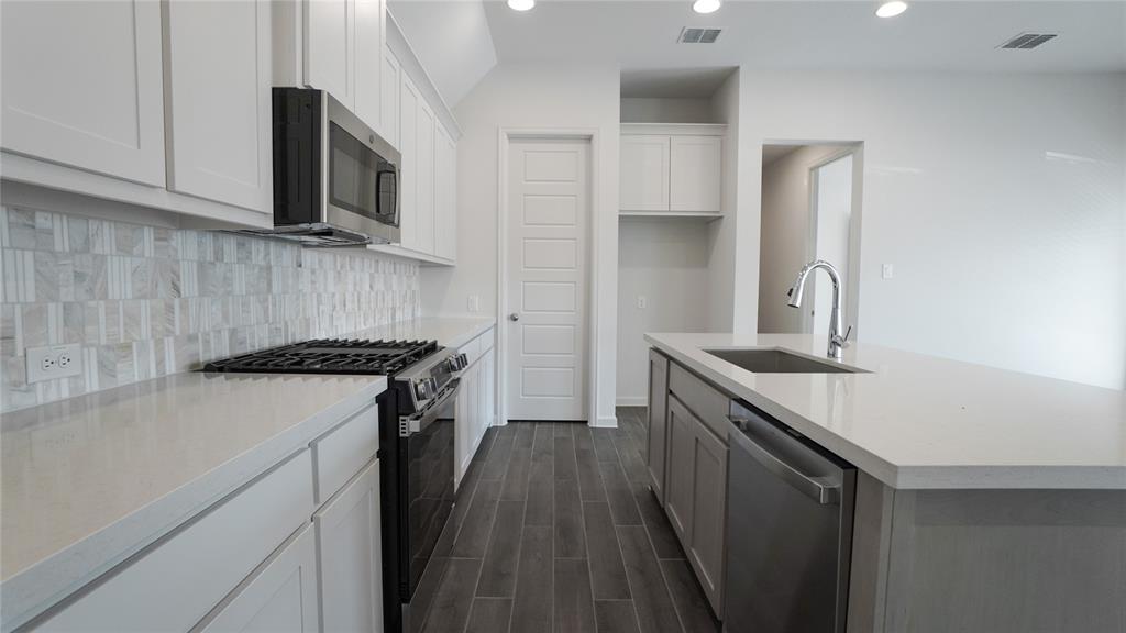 6104 Vester Trail Fate, TX 75087 - Photo 9 of 25