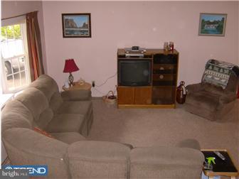 43 Crystal Road Levittown, PA 19057 - Photo 3 of 12 Living Room