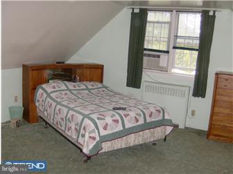 43 Crystal Road Levittown, PA 19057 - Photo 6 of 12 Bedroom - Main