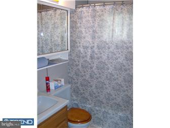 43 Crystal Road Levittown, PA 19057 - Photo 9 of 12 Bathroom