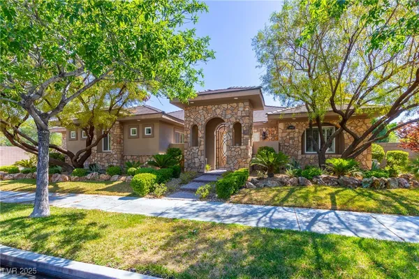 $10,000 | 2960 American River Lane, Las Vegas, NV 89135