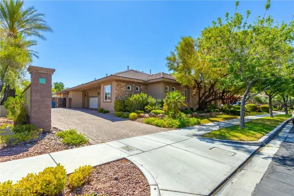 $10,000 | 2960 American River Lane, Las Vegas, NV 89135