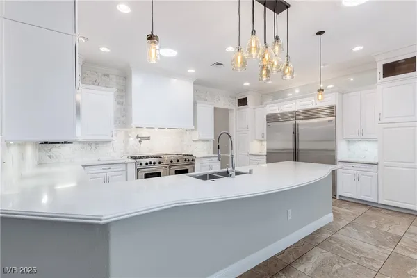 $10,000 | 2960 American River Lane, Las Vegas, NV 89135