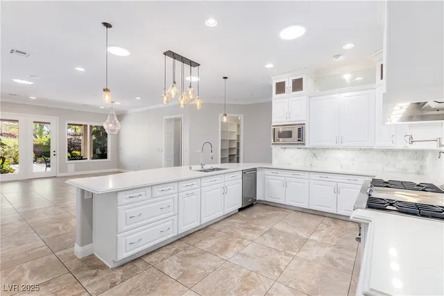 $10,000 | 2960 American River Lane, Las Vegas, NV 89135