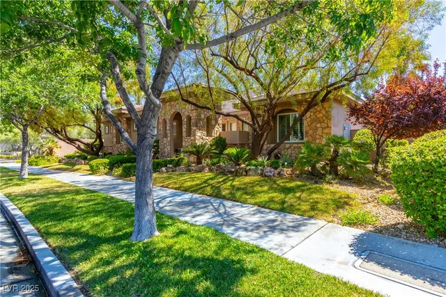 $10,000 | 2960 American River Lane, Las Vegas, NV 89135