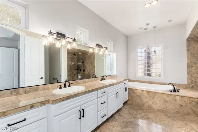 $10,000 | 2960 American River Lane, Las Vegas, NV 89135