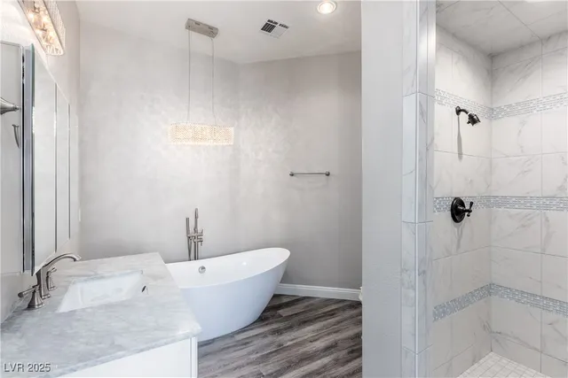 $10,000 | 2960 American River Lane, Las Vegas, NV 89135