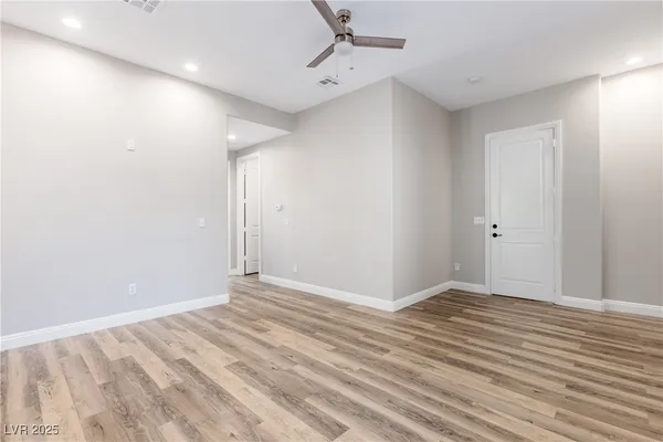 $10,000 | 2960 American River Lane, Las Vegas, NV 89135