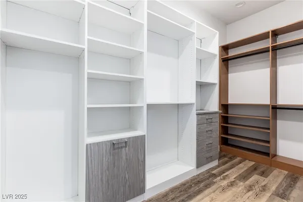 $10,000 | 2960 American River Lane, Las Vegas, NV 89135