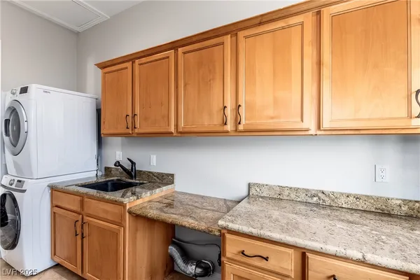 $10,000 | 2960 American River Lane, Las Vegas, NV 89135