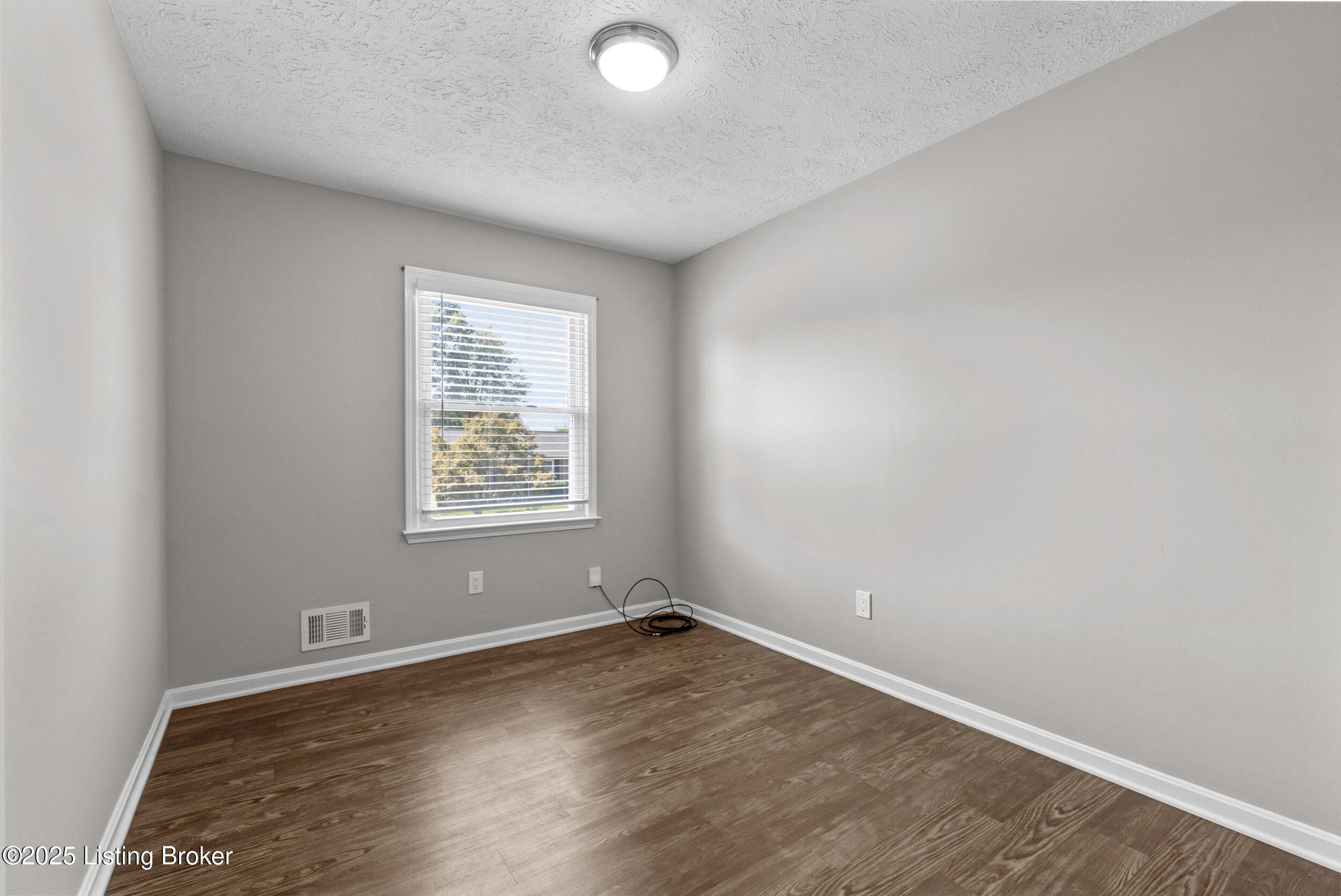 4531 Sandhill Road Louisville, KY 40219 - Photo 15 of 37 dsc08546