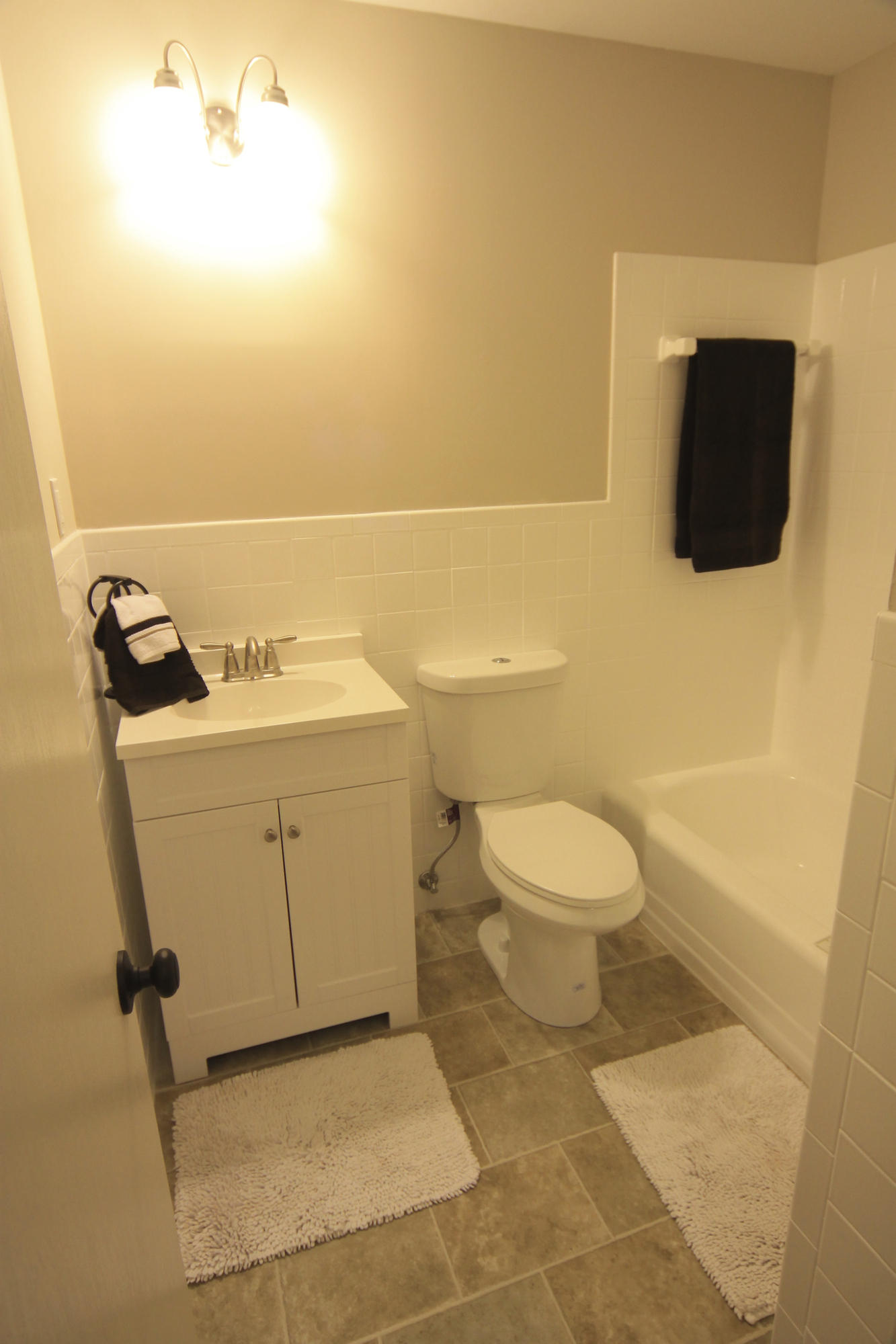 3500 Sprucewood Road Knoxville, TN 37921 - Photo 12 of 28 Hall Bathroom