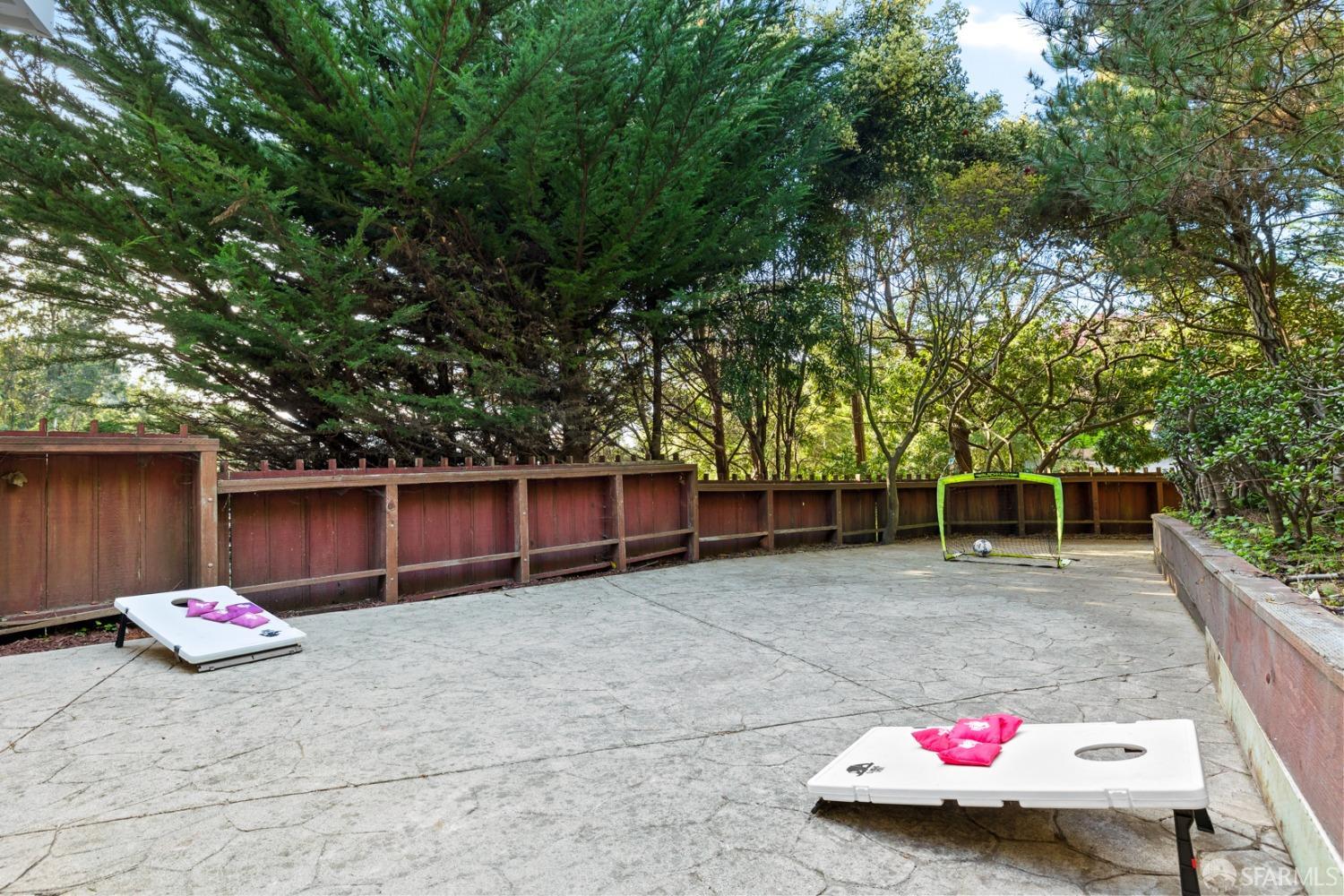 1120 Barcelona Drive Pacifica, CA 94044 - Photo 17 of 30