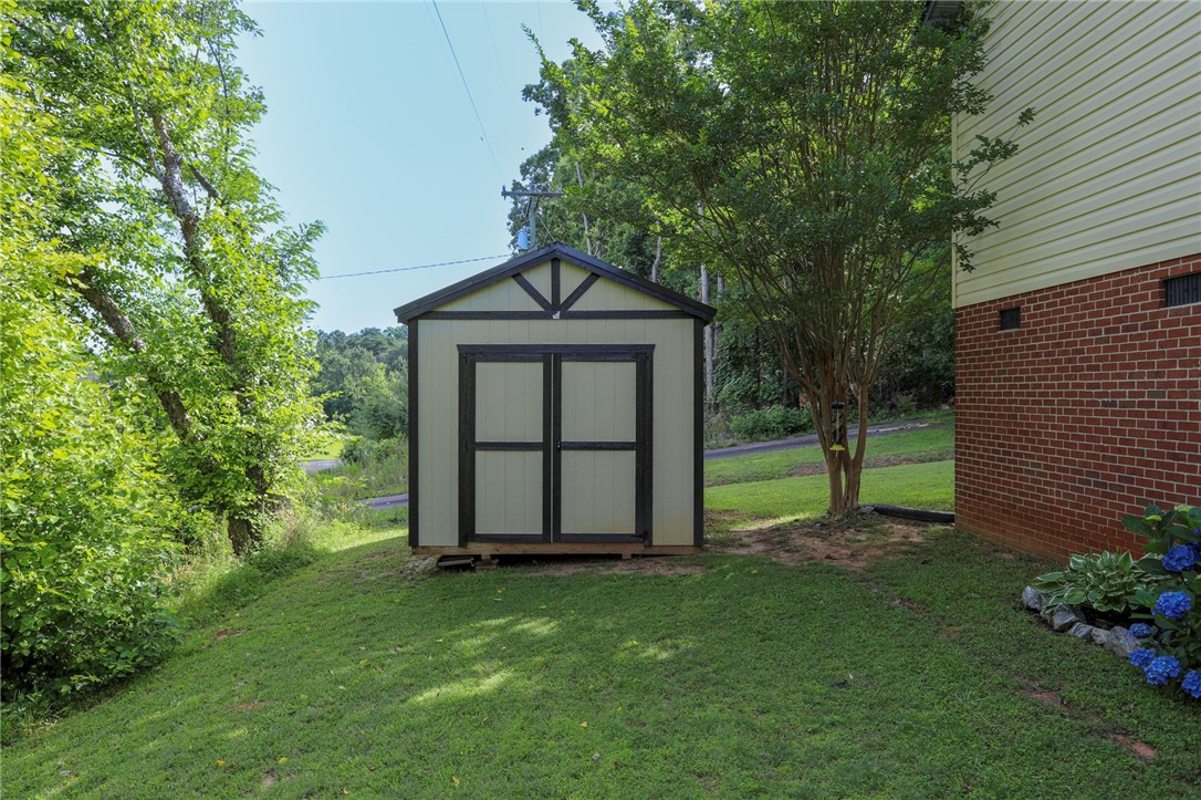 2006 McConnell Springs Road Anderson, SC 29621 - Photo 27 of 28