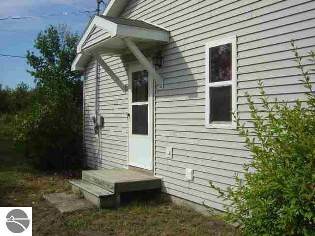 8587 Park Road Williamsburg, MI 49690 - Photo 34 of 36 1742683-33.JPG