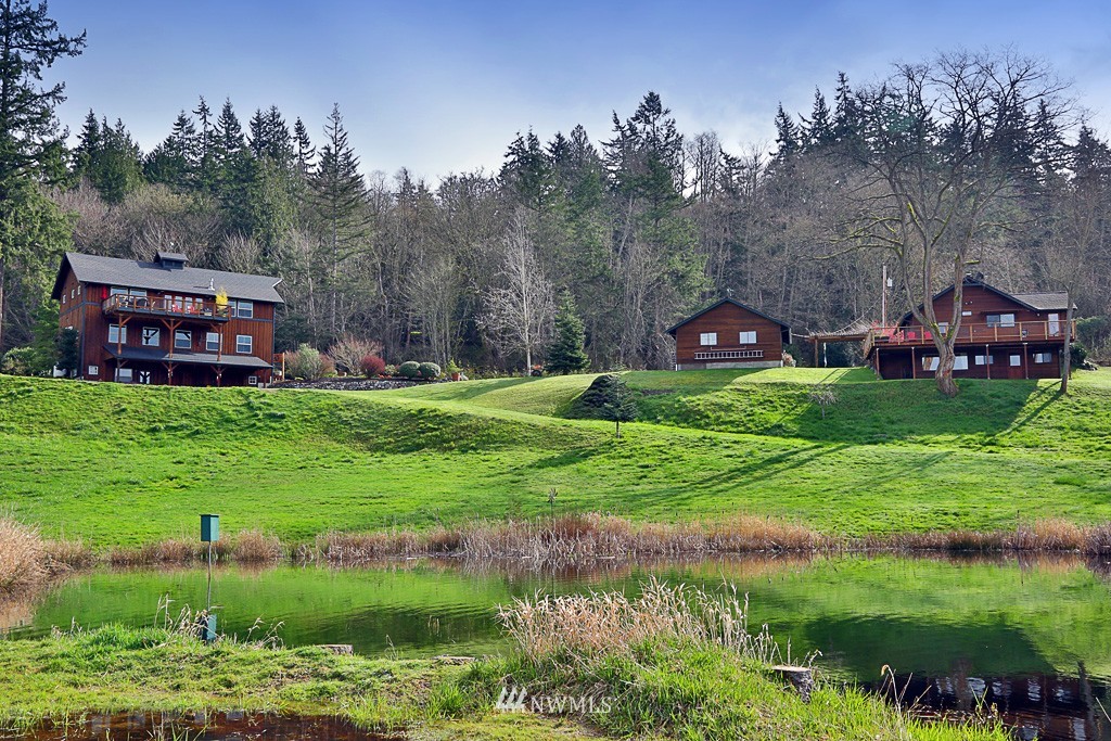 6616 Maxwelton Road Clinton, WA 98236 - Photo 1 of 25 Gallery Image 1