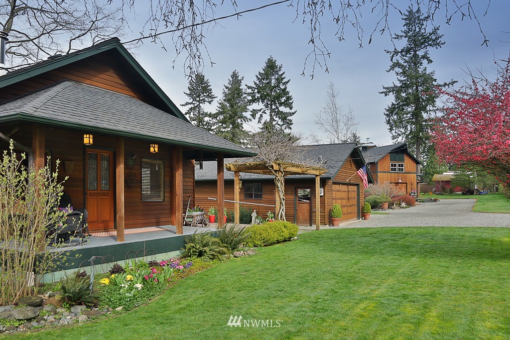 6616 Maxwelton Road Clinton, WA 98236 - Photo 2 of 25 Gallery Image 2