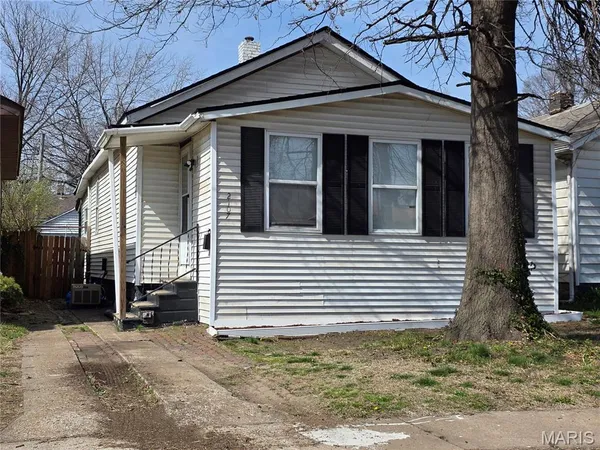 $86,500 | 2107 Monroe Street, Granite City, IL 62040