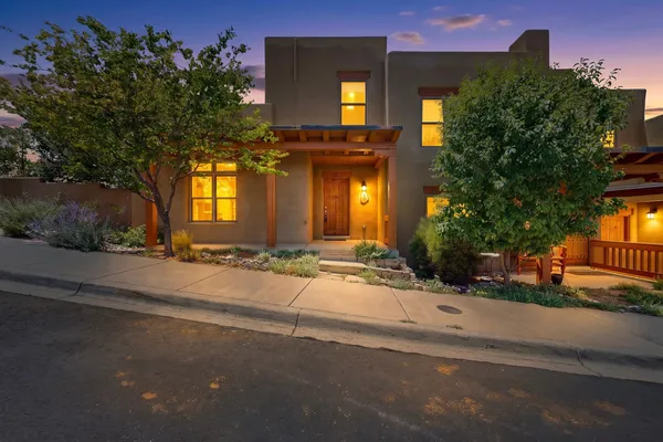 $797,000 | 11 Calle Amistosa, Santa Fe, NM 87507