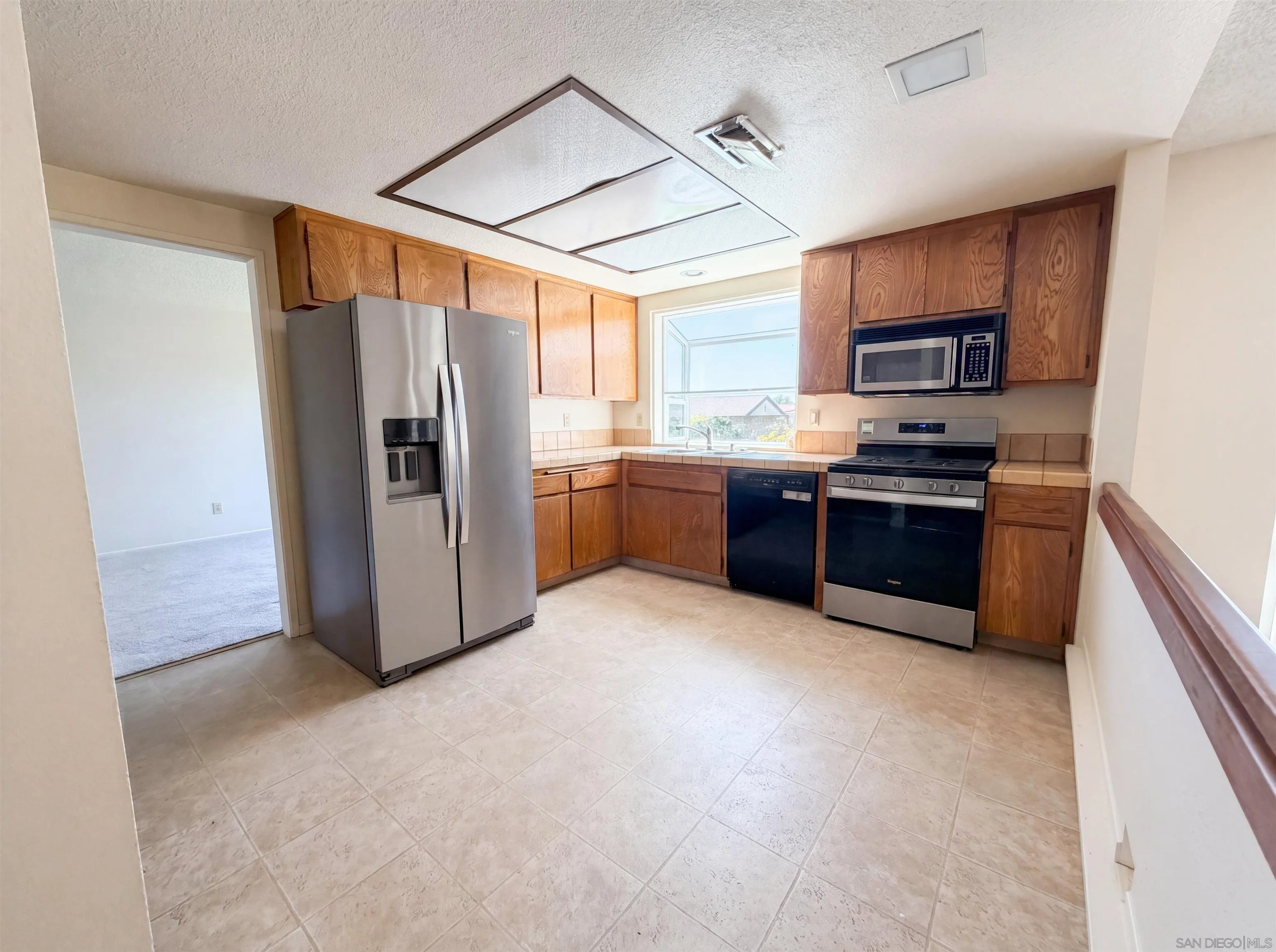 8949 Corte Pellejo Spring Valley, CA 91977 - Photo 11 of 25