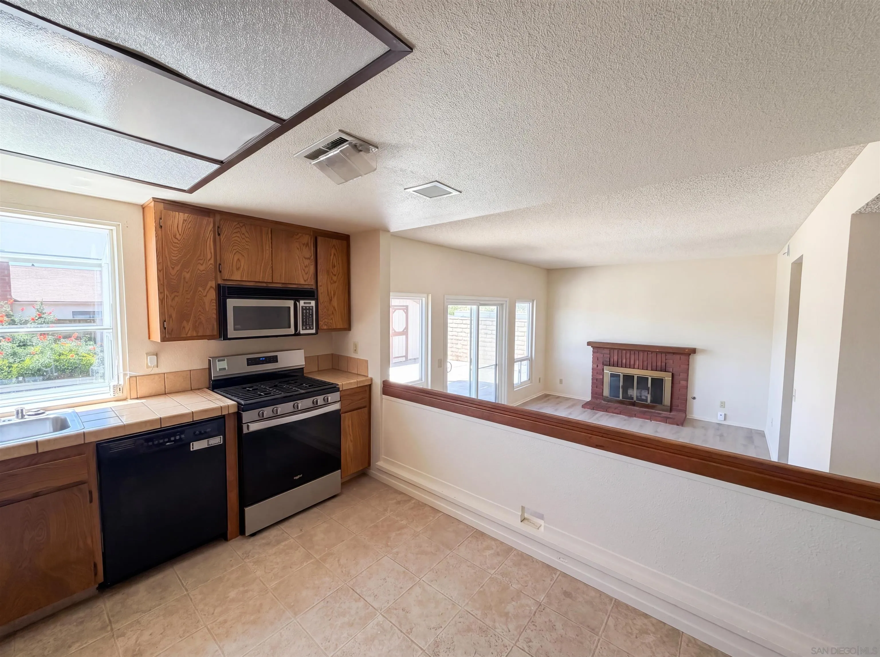 8949 Corte Pellejo Spring Valley, CA 91977 - Photo 12 of 25