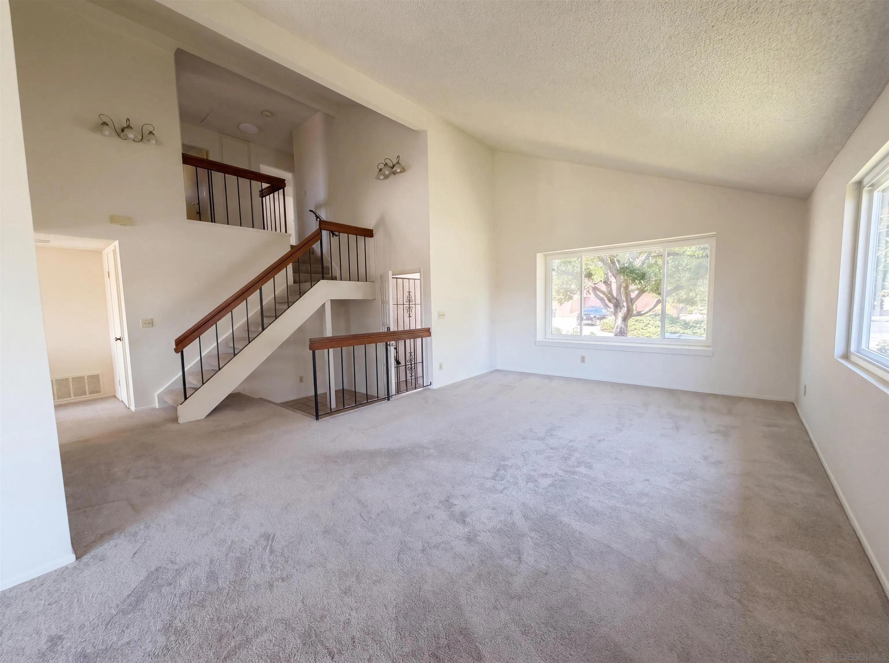 8949 Corte Pellejo Spring Valley, CA 91977 - Photo 3 of 25