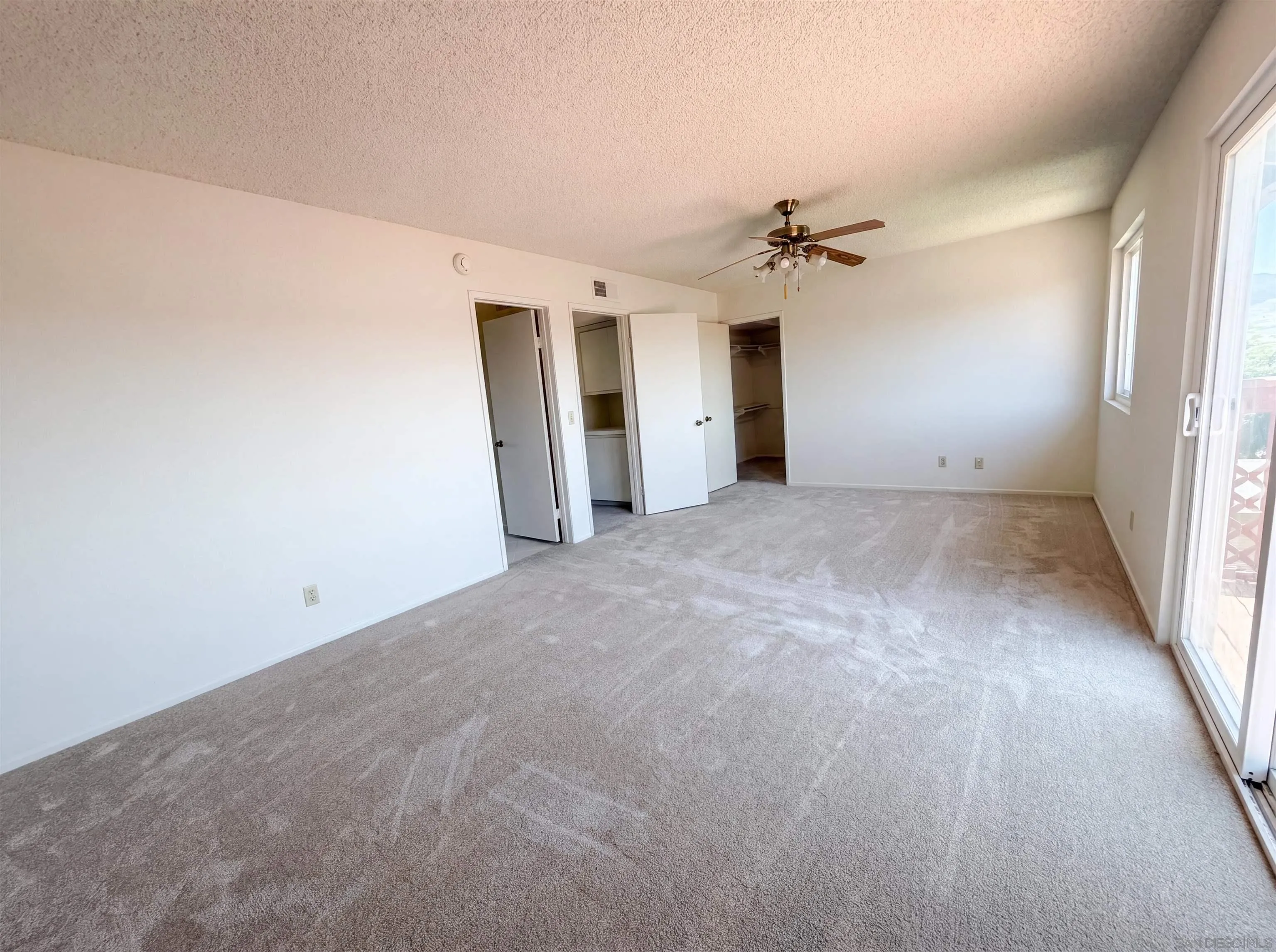 8949 Corte Pellejo Spring Valley, CA 91977 - Photo 4 of 25